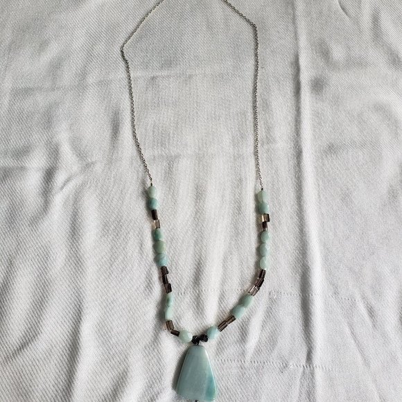 Silver and stone necklace - Picture 2 of 8